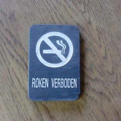 Leisteen deurplaat 'Roken verboden'