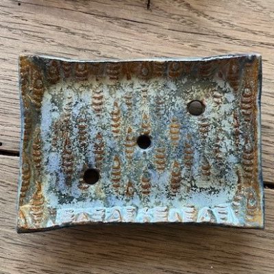 Zeepbakje aardewerkplaats blauw-roest